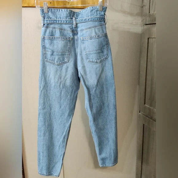 #### American Eagle Mom Paper Bag Jeans(US OO SHORT) - Picture 2 of 5